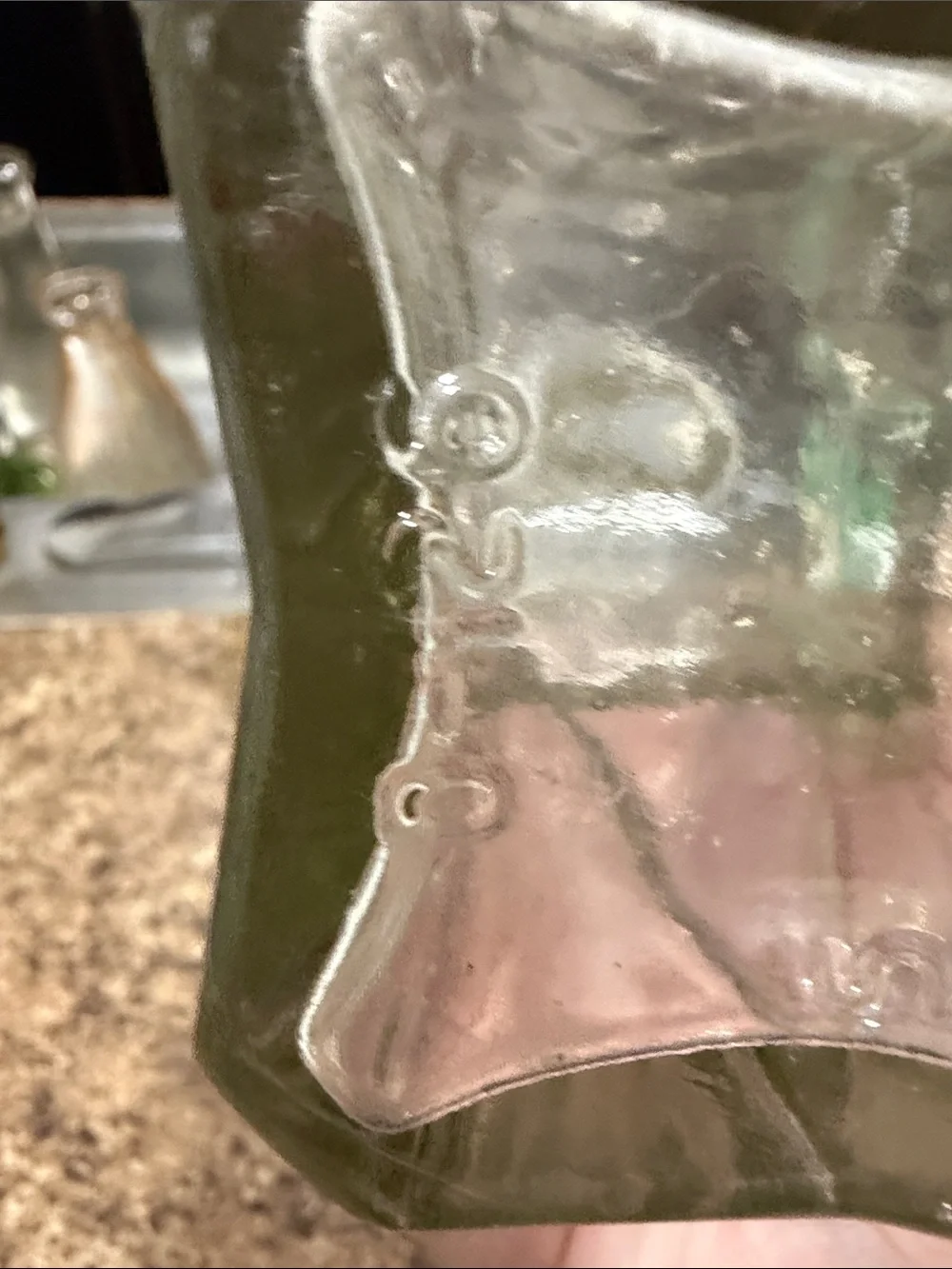 Clear Glass Decanter with Faceted Stopper - Elegant Home Dining Accent